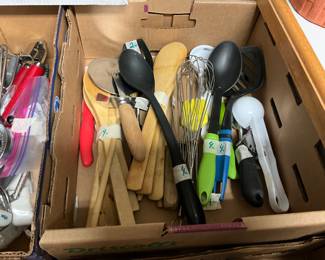 More kitchen accessories