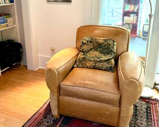 Beautiful and comfortable leather chair