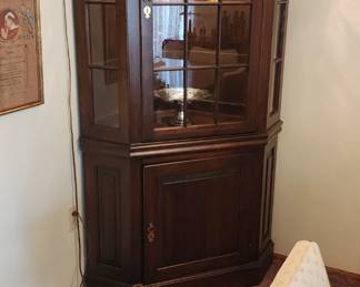 Pennsylvania House Cherry Corner Cabinet with Lights
