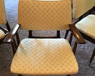 Willett Trans East Dining Chair with Arms