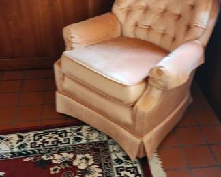 Hickory Furniture Occasional Chair (2)
