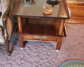 Willett End / Side Table Trans East Cherry