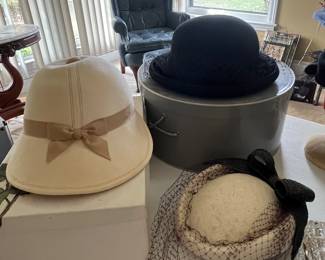 Vintage woman's hat......