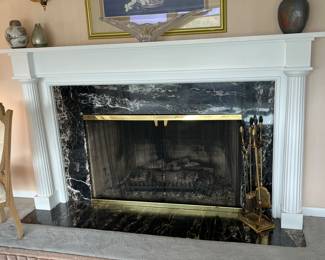 Fireplace mantel