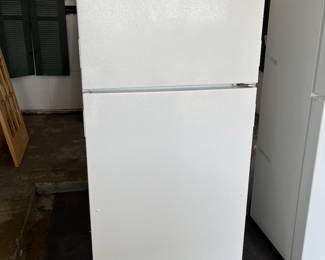 Amana refrigerator