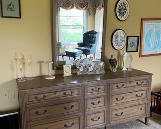 Dresser with mirror (sold as is)