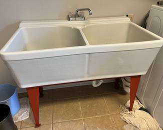 Cast iron utility sink