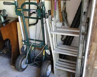 Dolly's, Ladders