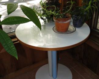 Pedestal Table
