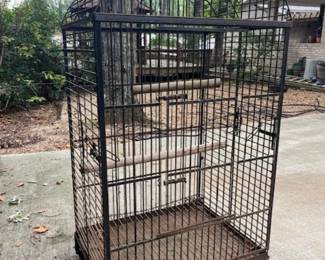 Karen Iron Parrot Enclosurel