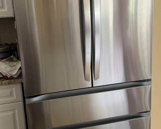 LG Refrigerator purchased new less than 6 mos ago