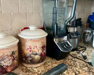 Blender, canisters, 