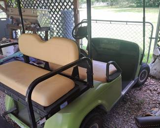 Golf Cart (refurbished w/new battery & charger)