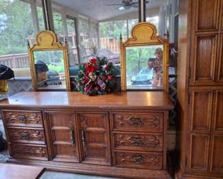 Vintage Dresser w/2 Mirrors