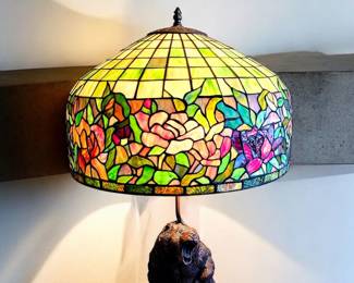 Grizzly bear Tiffany style lamp