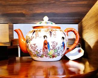 Y. A China tea pot