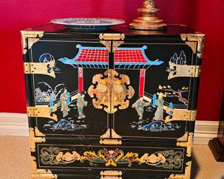 Black lacquer Chinoiserie side cabinet 