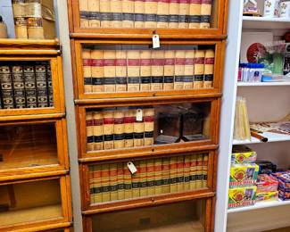 Globe wernicke sectional lawyer bookcase. GRADE 198, pattern 111, standard c-11 unit. 