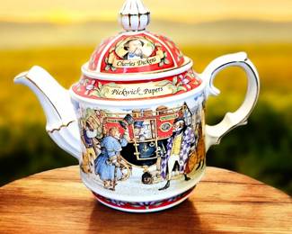 Pickwick Papers tea pot
