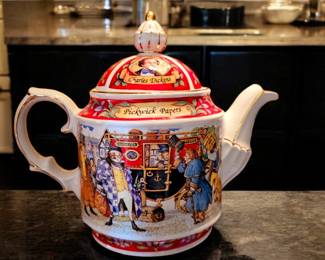 Ceramic Pickwick Papers tea pot 
