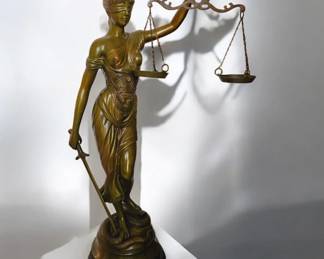 Blind justice scales statue 