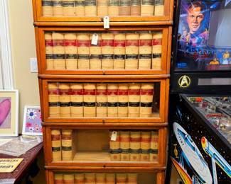 Globe wernicke sectional lawyer bookcase. GRADE 198, pattern 111, standard c-11 unit. 