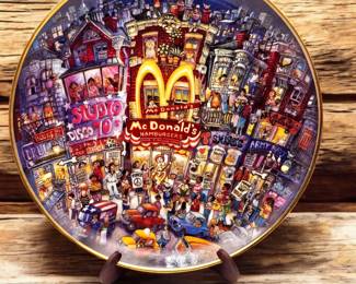 The Golden apple Mcdonalds collectors plate 
