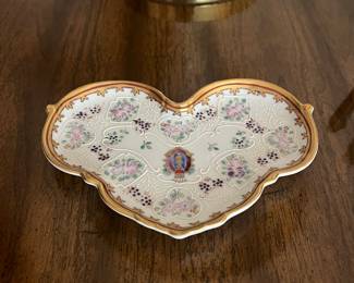 Heart shaped vanity try