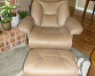 Contemporary Recliner w/Ottoman..like new