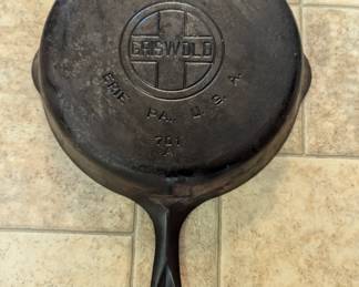 1930's GRISWALD Skillet - super condition.