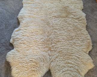New Zealand Sheep Skin Rug - $100 - very large!