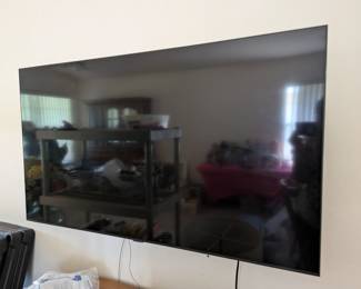 Fabulous 55" Samsung TV - $400 - includes wall mount and Sound Bar - the color is gorgeous on this TV!