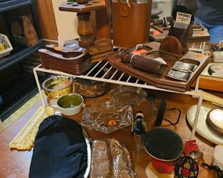 Pipe accessories, vtg ashtrays , vtg handbags, 