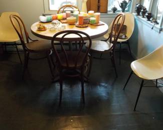 45 Kitchen Tabel n Chairs