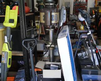 A whole 2,200 square feet of tools