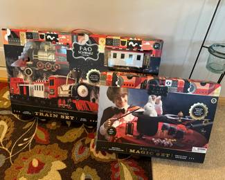 FAO Schwarz gift sets