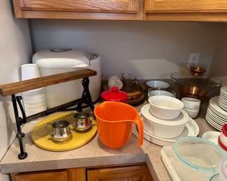 Vintage paper towel holder, kitchen items