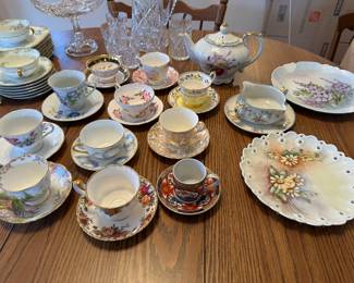 Vintage teacup and saucer sets