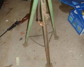 tripod jack