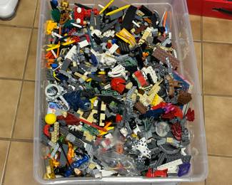 HUGE TOTE OF LEGOS 