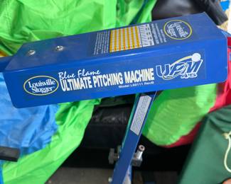 PITCHING MACHINE 