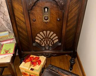 VINTAGE RADIO 