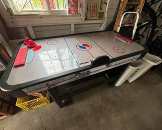 AIR HOCKEY TABLE 