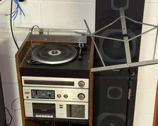 VINTAGE STEREO EQUIPMENT 