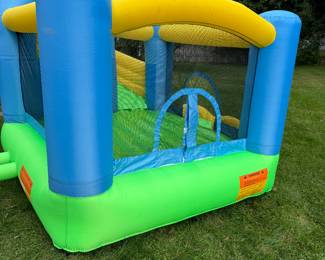 BOUNCE HOUSE 