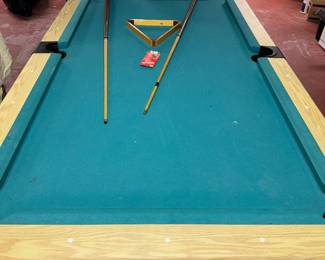 POOL TABLE 