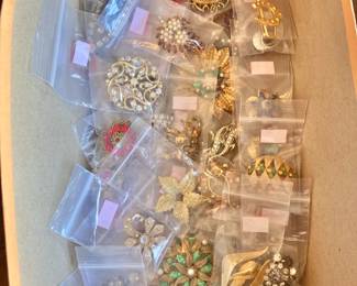 Huge Lot of Vintage Brooch Pins