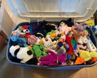 Beanie babies, being sold as a lot.
