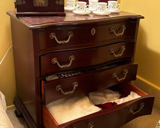 Night stand (matched pair)