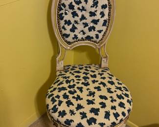 Accent chair
